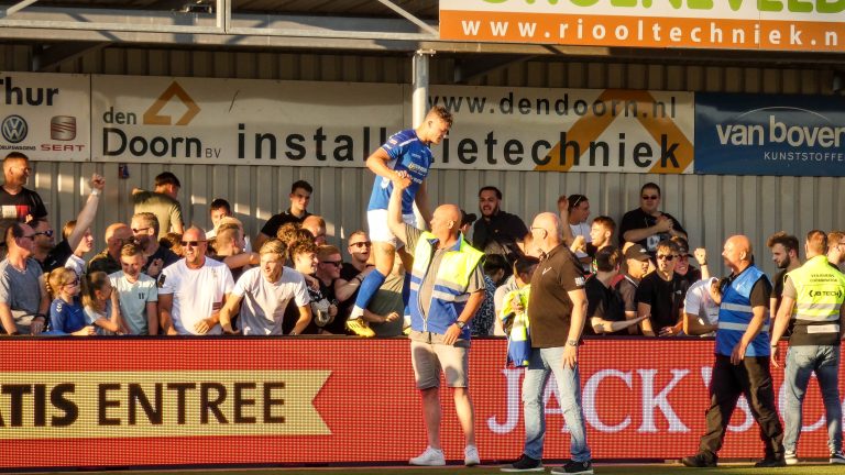 Bivaks, pyro en pogo; Kozakken Boys strijdt voor lijfsbehoud!