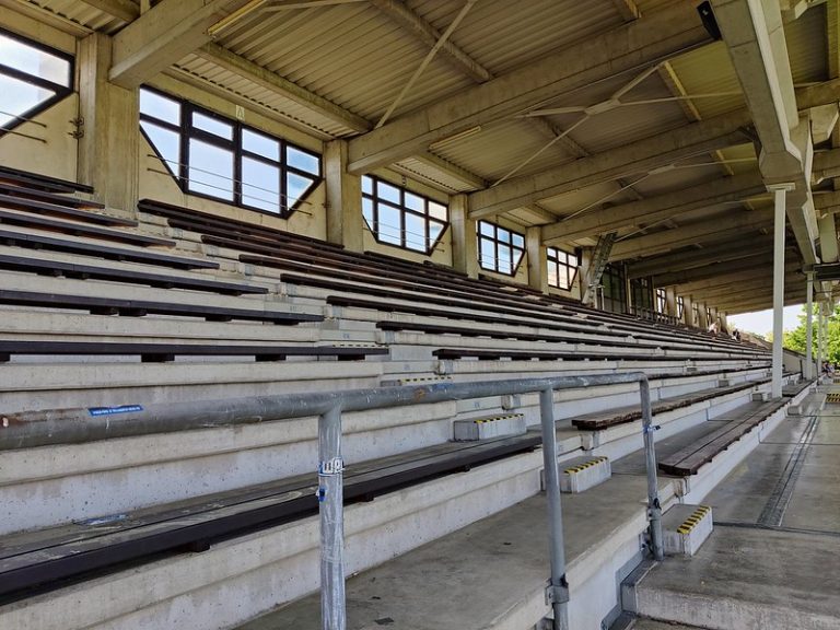 tribune