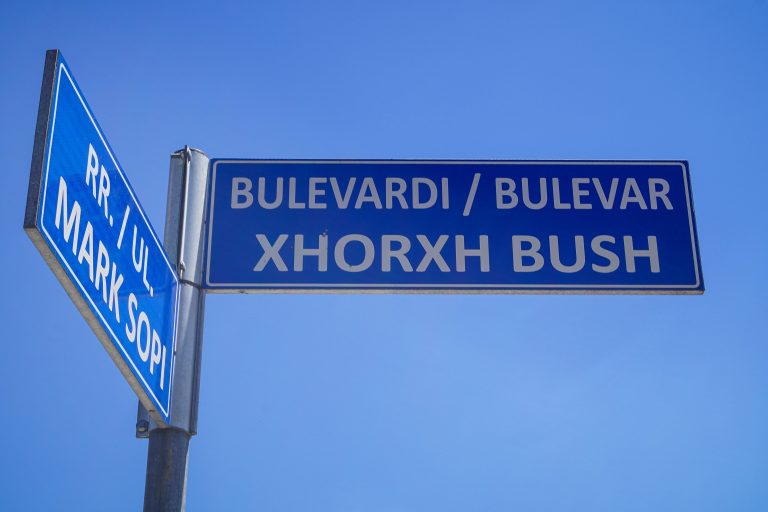 Albanese ultracoalitie zorgt voor bijzondere avond wedstrijd KF Llapi