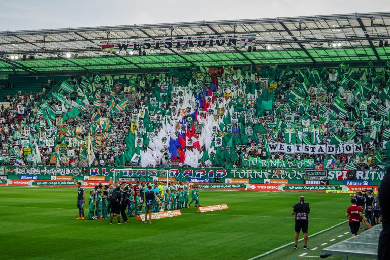 Strijd tussen Ultras Rapid en Ultras Lechia Gdansk eindigt onbeslist