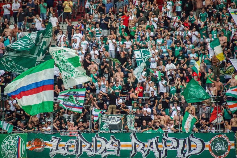 Strijd tussen Ultras Rapid en Ultras Lechia Gdansk eindigt onbeslist