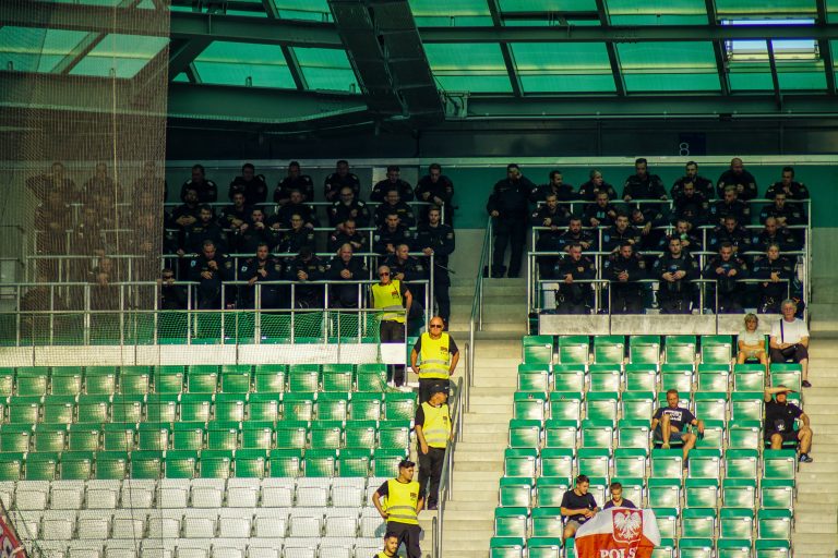 Strijd tussen Ultras Rapid en Ultras Lechia Gdansk eindigt onbeslist