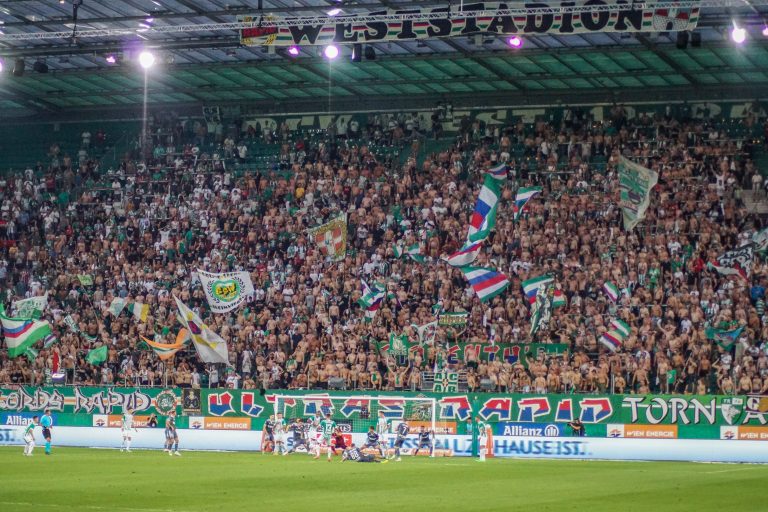 Strijd tussen Ultras Rapid en Ultras Lechia Gdansk eindigt onbeslist