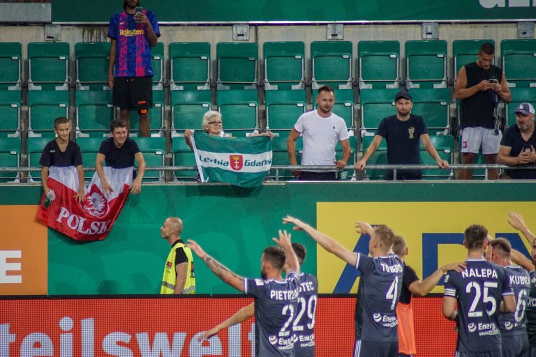 Strijd tussen Ultras Rapid en Ultras Lechia Gdansk eindigt onbeslist