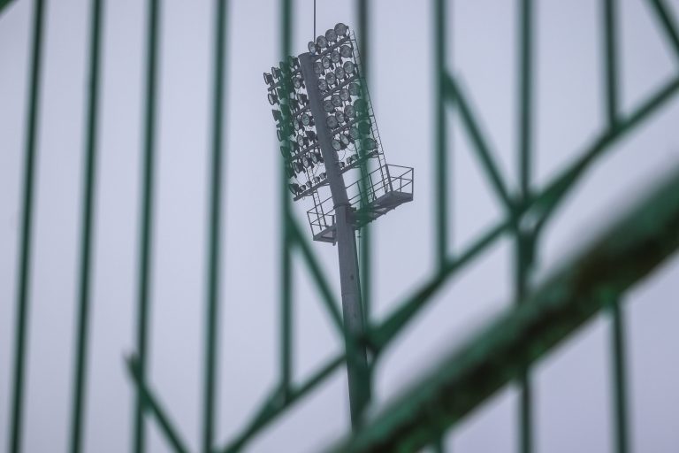 Vergane glorie: Stadion Gdańskiego Ośrodka Sportu in de sneeuw