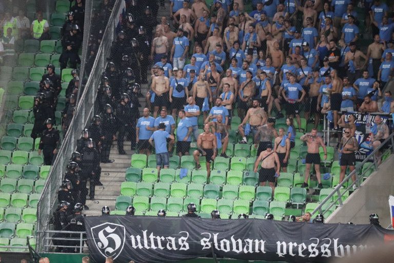 Nationalisme haat en rivaliteit clash tussen Ferencvaros en Bratislava