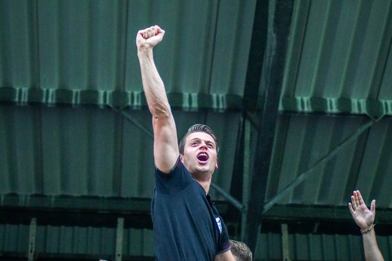 Zelfs belachelijke restricties krijgen de derby tussen Helmond en FC Eindhoven niet kapot