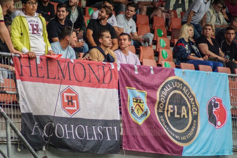 Zelfs belachelijke restricties krijgen de derby tussen Helmond en FC Eindhoven niet kapot