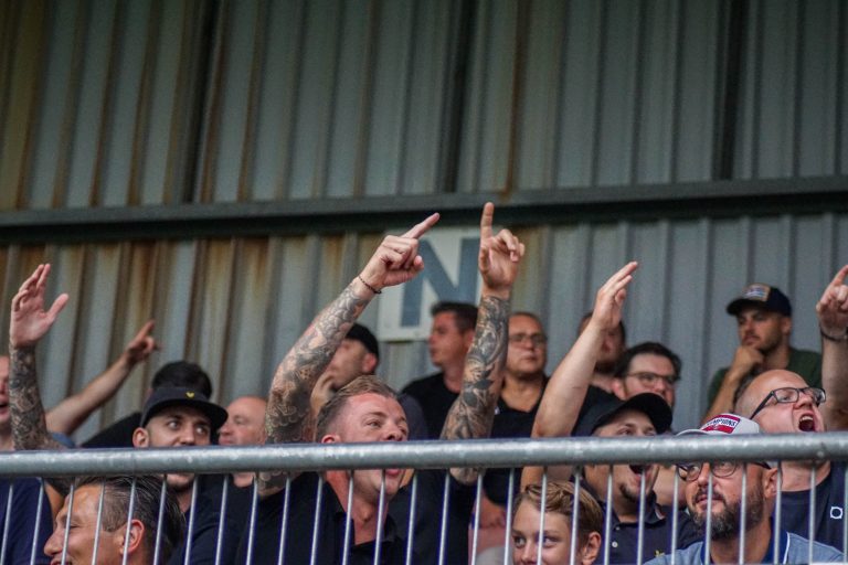 Zelfs belachelijke restricties krijgen de derby tussen Helmond en FC Eindhoven niet kapot