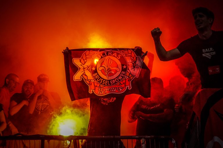 Zelfs belachelijke restricties krijgen de derby tussen Helmond en FC Eindhoven niet kapot