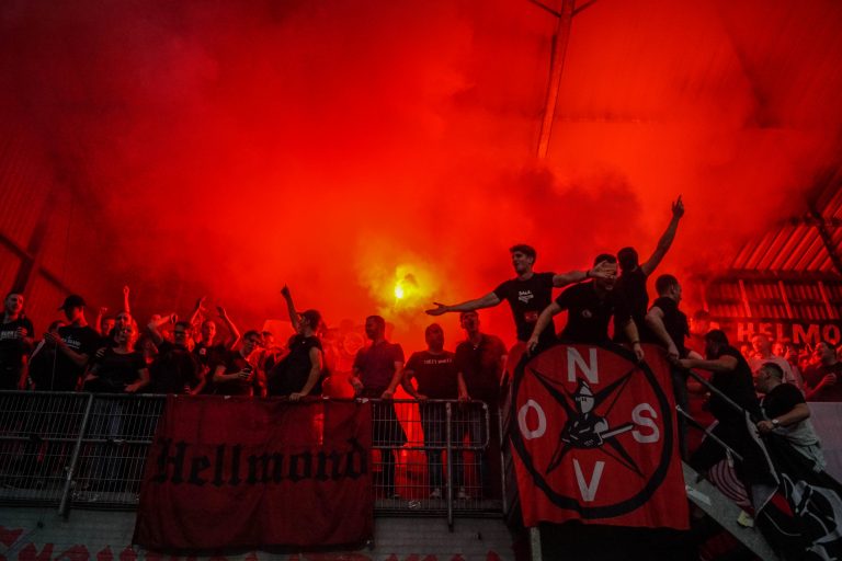 Zelfs belachelijke restricties krijgen de derby tussen Helmond en FC Eindhoven niet kapot