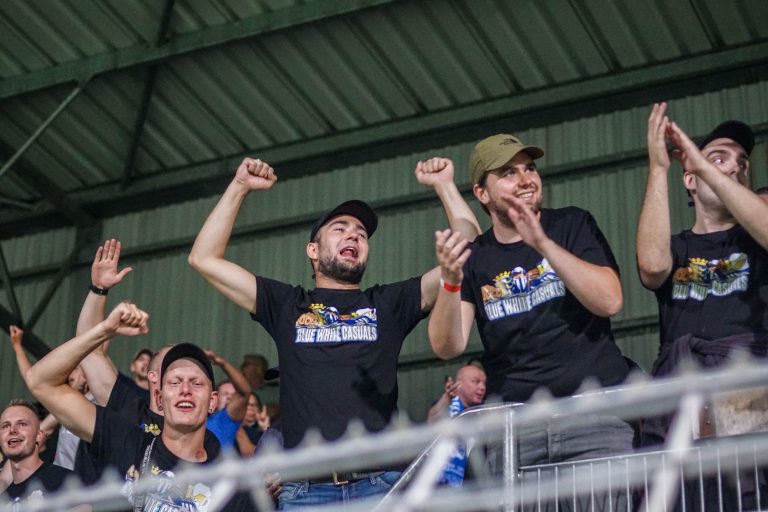 Zelfs belachelijke restricties krijgen de derby tussen Helmond en FC Eindhoven niet kapot