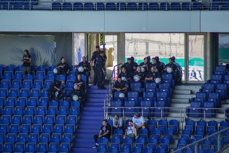 SV Straelen toont zich het veld tijdens bekerkraker met Sankt Pauli