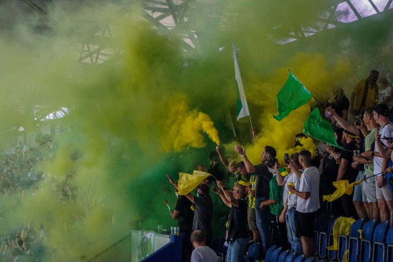 SV Straelen toont zich het veld tijdens bekerkraker met Sankt Pauli