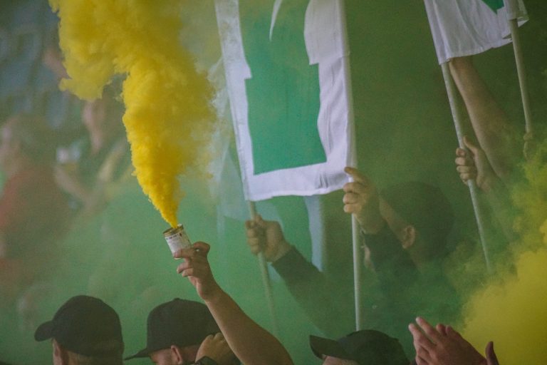 SV Straelen toont zich het veld tijdens bekerkraker met Sankt Pauli