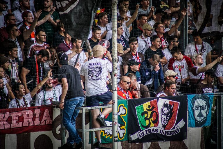 SV Straelen toont zich het veld tijdens bekerkraker met Sankt Pauli