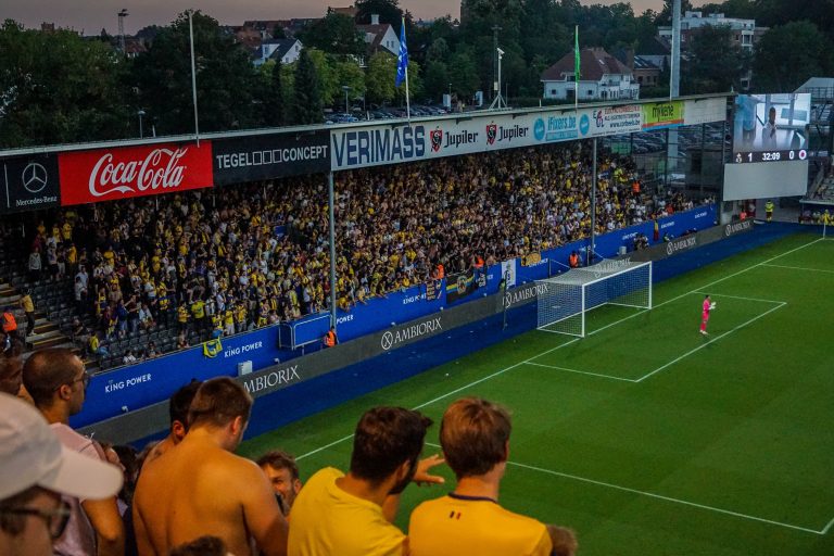 Union tegen Rangers. Daar waar Champions League nog voetbal ademt.