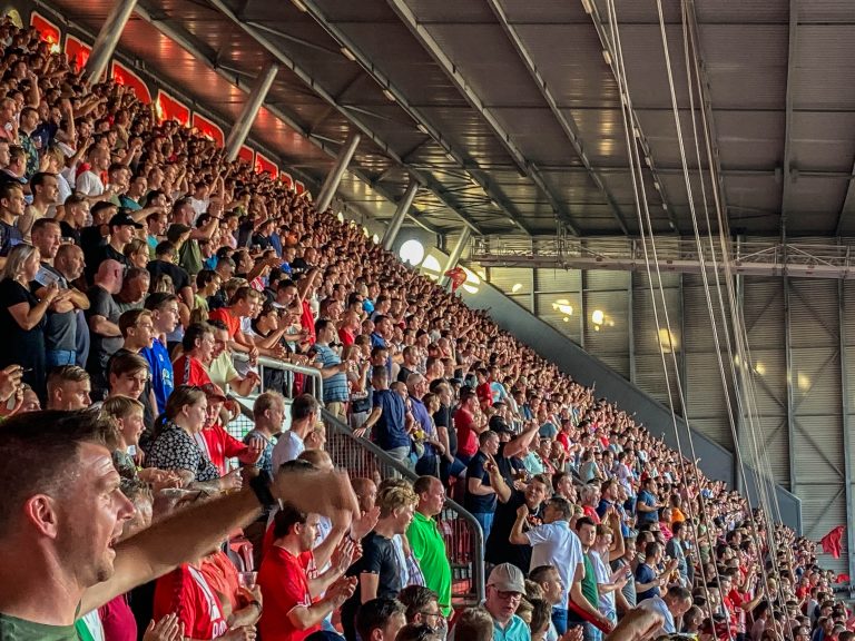 FC Twente verlaat Europa met opgeheven hoofd na kolkende avond