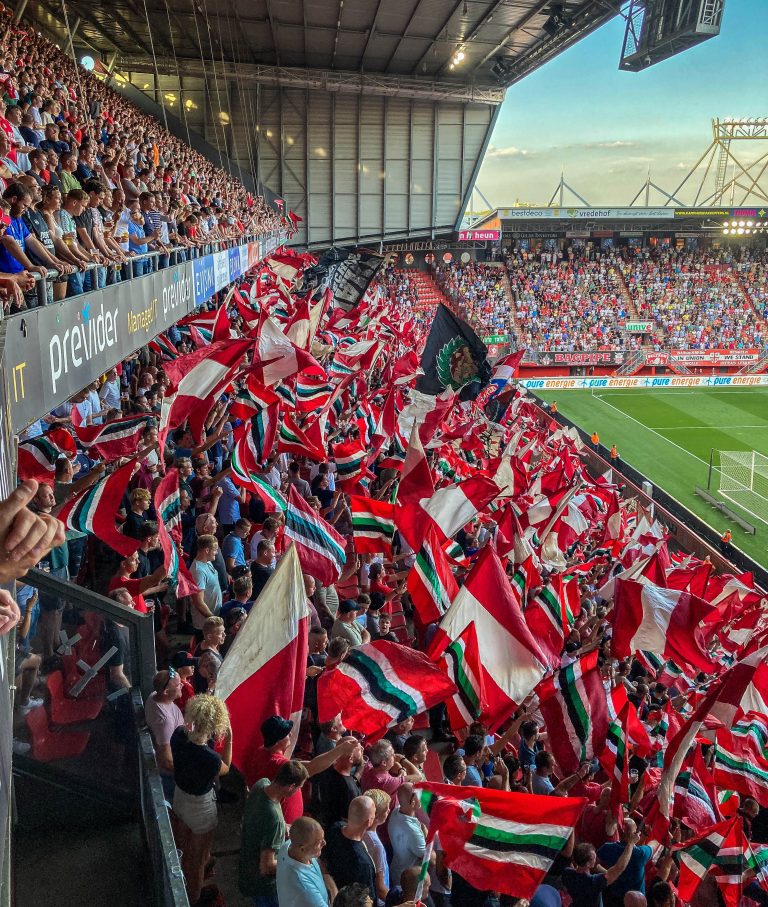 FC Twente verlaat Europa met opgeheven hoofd na kolkende avond