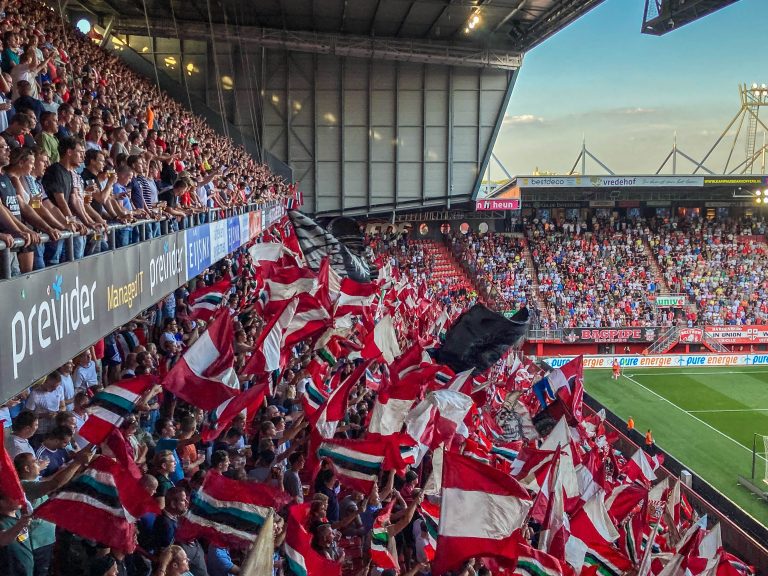 FC Twente verlaat Europa met opgeheven hoofd na kolkende avond