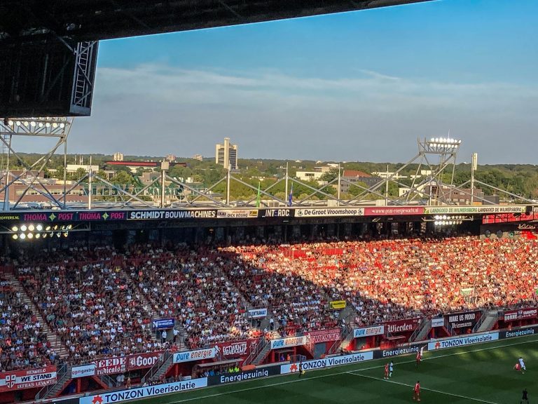 FC Twente verlaat Europa met opgeheven hoofd na kolkende avond
