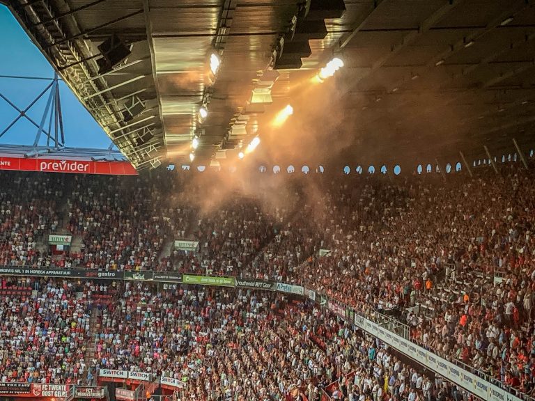FC Twente verlaat Europa met opgeheven hoofd na kolkende avond