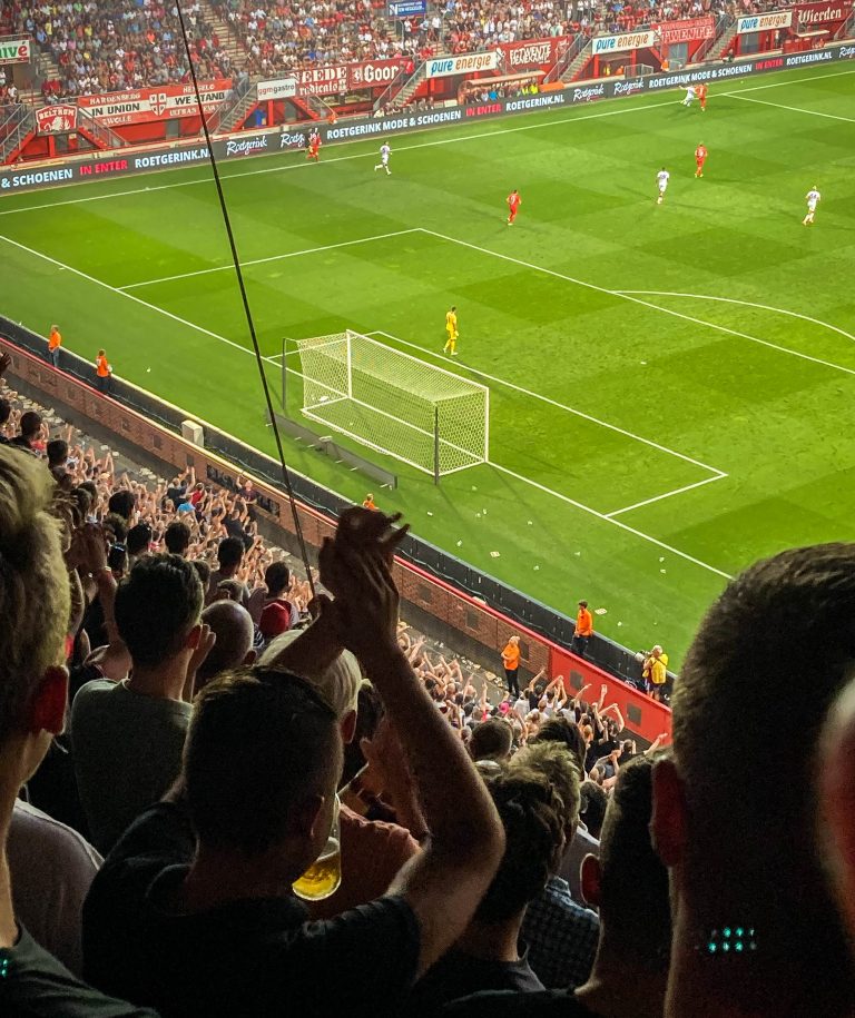 FC Twente verlaat Europa met opgeheven hoofd na kolkende avond