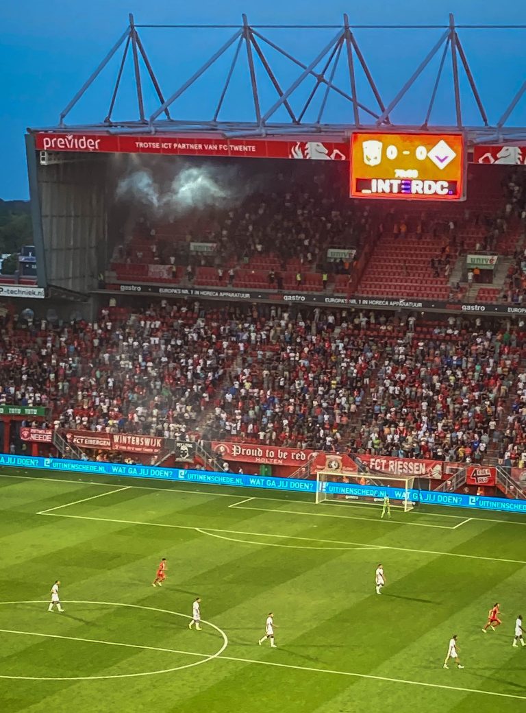FC Twente verlaat Europa met opgeheven hoofd na kolkende avond
