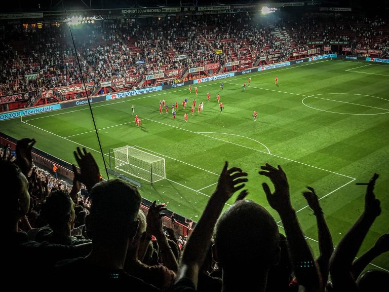 FC Twente verlaat Europa met opgeheven hoofd na kolkende avond
