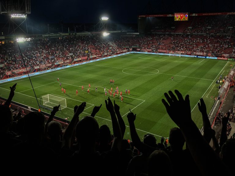 FC Twente verlaat Europa met opgeheven hoofd na kolkende avond