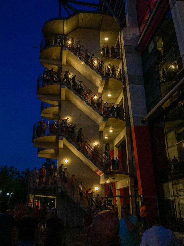 FC Twente verlaat Europa met opgeheven hoofd na kolkende avond
