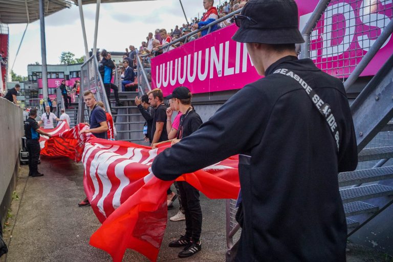 De rauwe sfeer is nooit ver weg bij Utrecht tegen Ajax