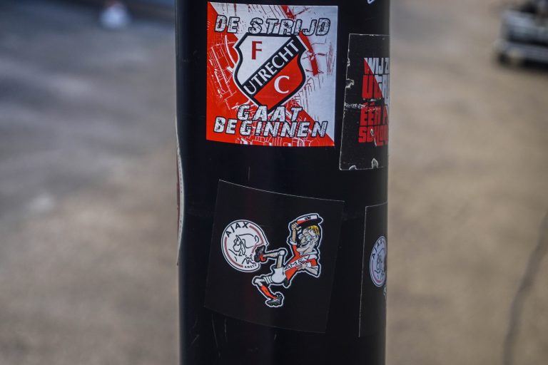 De rauwe sfeer is nooit ver weg bij Utrecht tegen Ajax