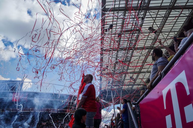 De rauwe sfeer is nooit ver weg bij Utrecht tegen Ajax