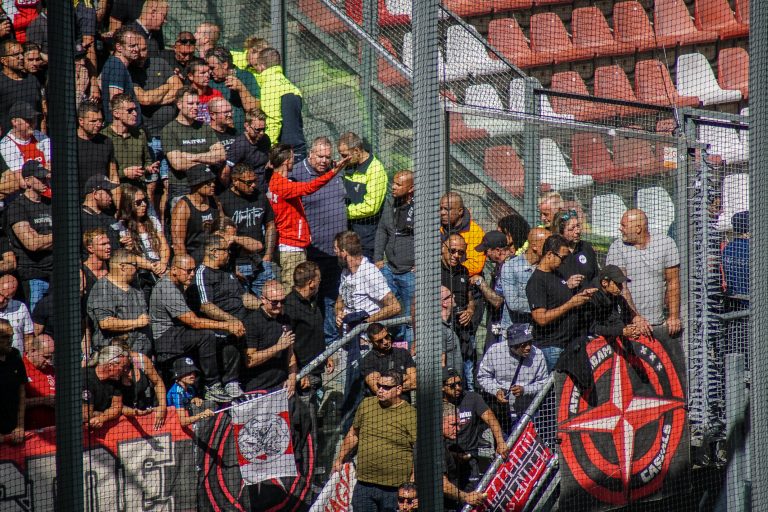 De rauwe sfeer is nooit ver weg bij Utrecht tegen Ajax