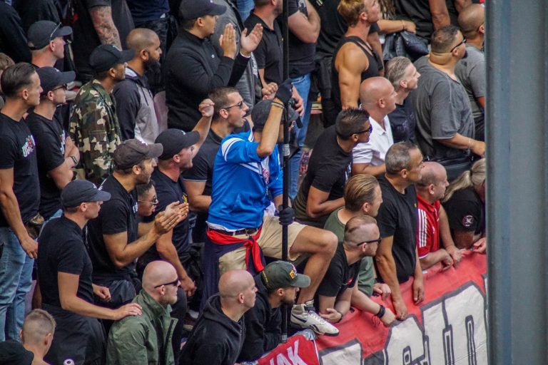 De rauwe sfeer is nooit ver weg bij Utrecht tegen Ajax