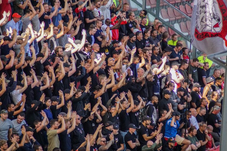De rauwe sfeer is nooit ver weg bij Utrecht tegen Ajax