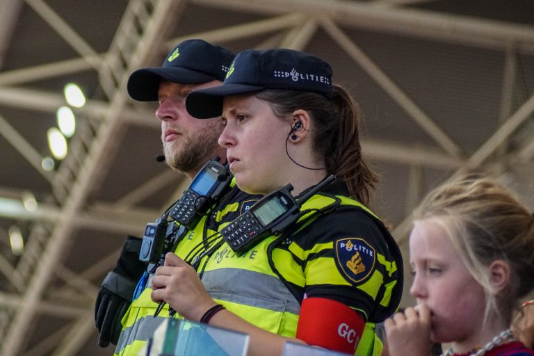 De rauwe sfeer is nooit ver weg bij Utrecht tegen Ajax