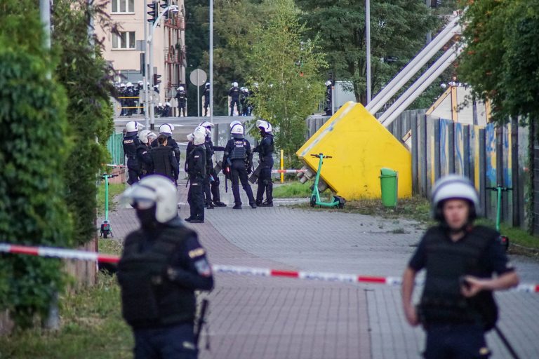 Ruch Chorzow – Gornik Zabrze: Poolse Hooligans creëren bizarre avond