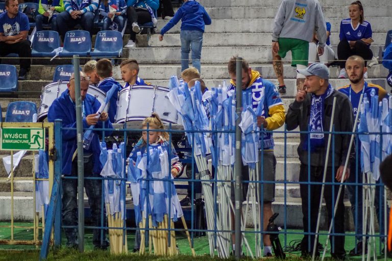 Ruch Chorzow – Gornik Zabrze: Poolse Hooligans creëren bizarre avond