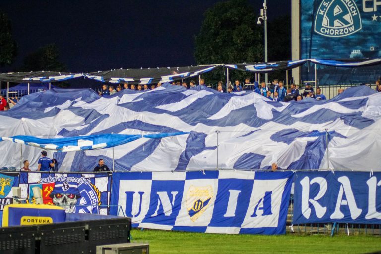 Ruch Chorzow – Gornik Zabrze: Poolse Hooligans creëren bizarre avond
