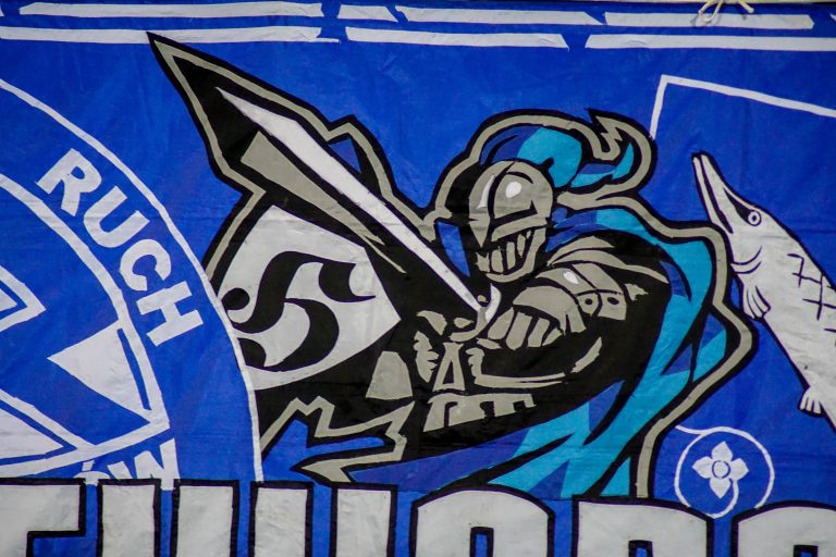 Ruch Chorzow – Gornik Zabrze: Poolse Hooligans creëren bizarre avond