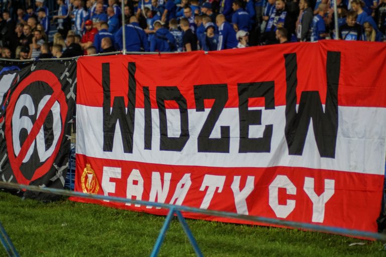 Ruch Chorzow – Gornik Zabrze: Poolse Hooligans creëren bizarre avond