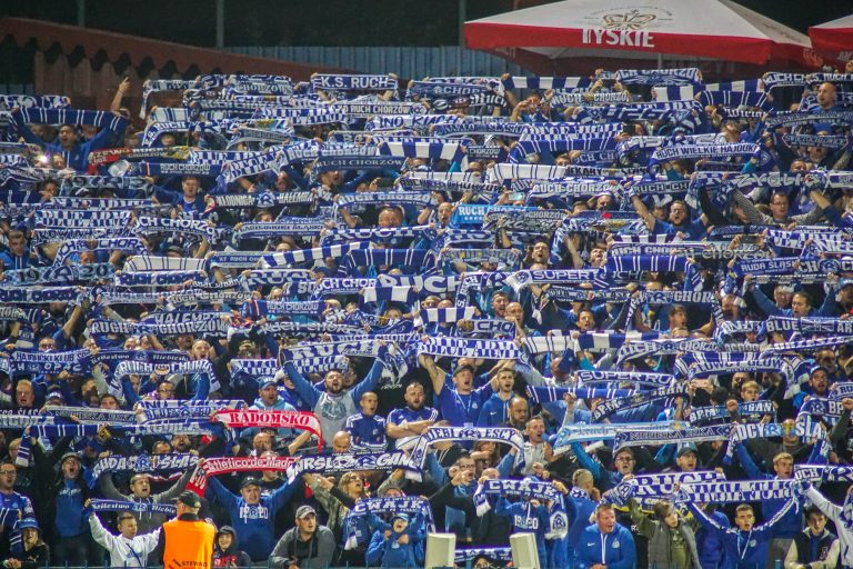 Ruch Chorzow – Gornik Zabrze: Poolse Hooligans creëren bizarre avond
