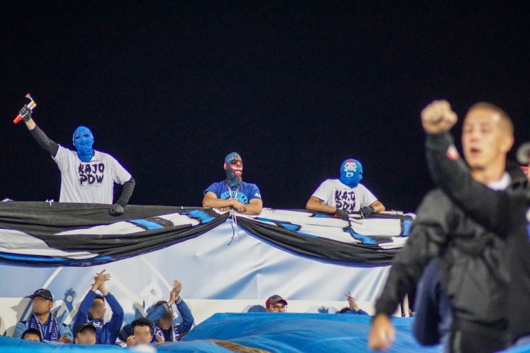 Ruch Chorzow – Gornik Zabrze: Poolse Hooligans creëren bizarre avond