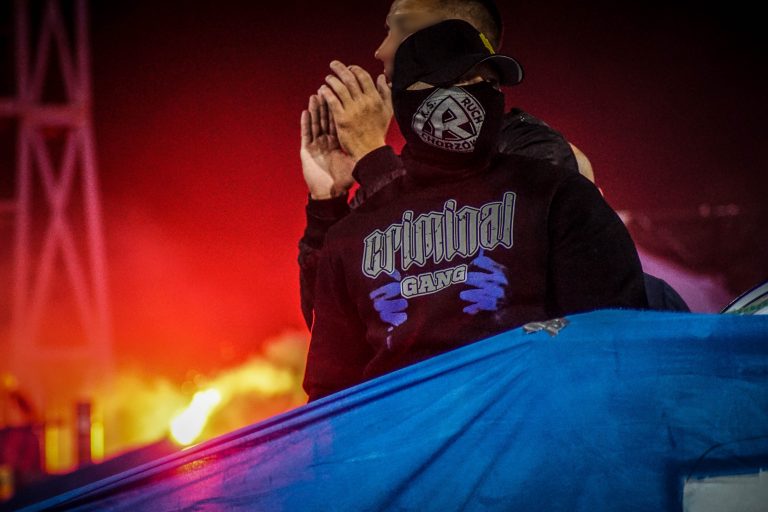 Ruch Chorzow – Gornik Zabrze: Poolse Hooligans creëren bizarre avond