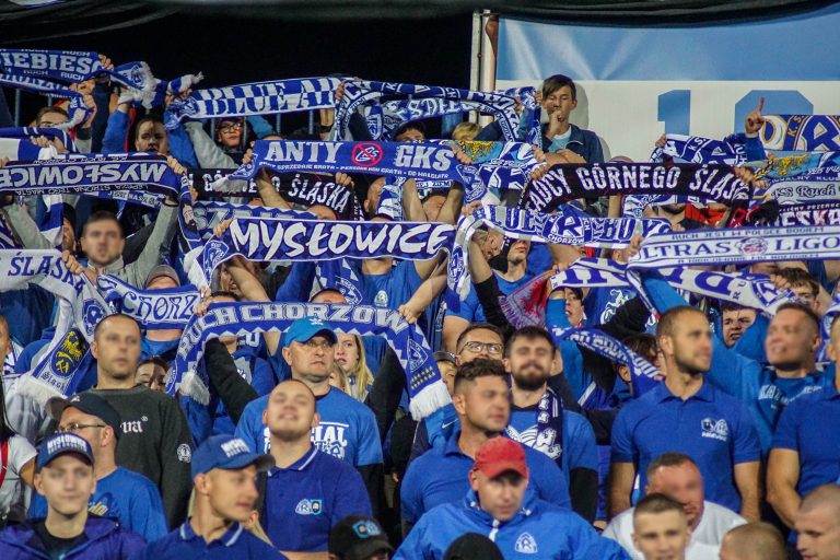 Ruch Chorzow – Gornik Zabrze: Poolse Hooligans creëren bizarre avond