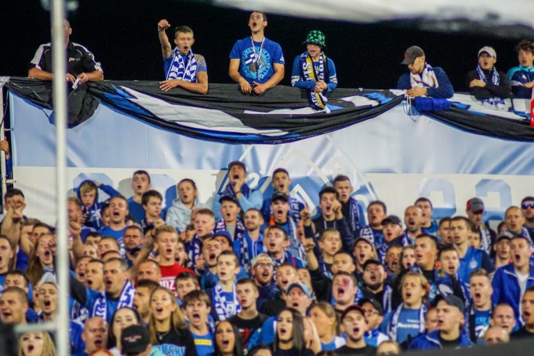 Ruch Chorzow – Gornik Zabrze: Poolse Hooligans creëren bizarre avond