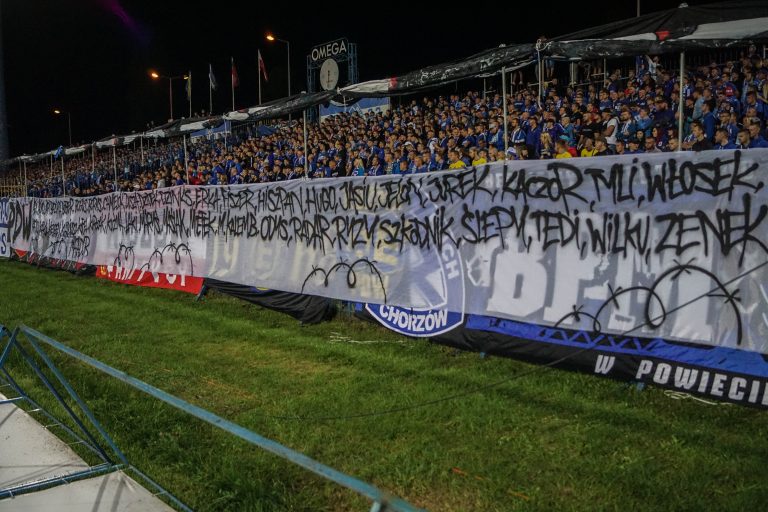 Ruch Chorzow – Gornik Zabrze: Poolse Hooligans creëren bizarre avond