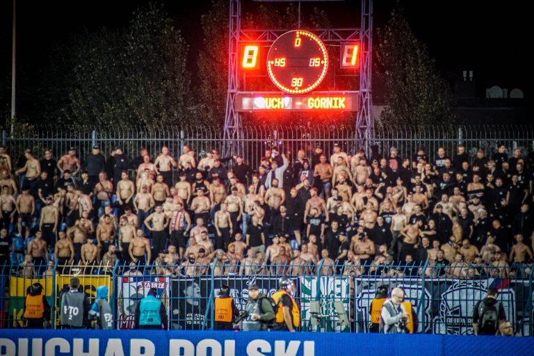 Ruch Chorzow – Gornik Zabrze: Poolse Hooligans creëren bizarre avond